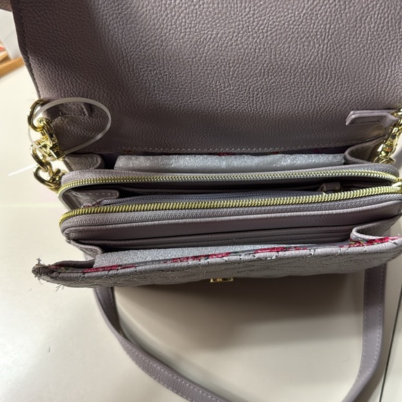 Betsey Johnson Elegant Cream Pink Bow Accent Women's Bag Gold Tone Hardware New - Picture 5 of 10